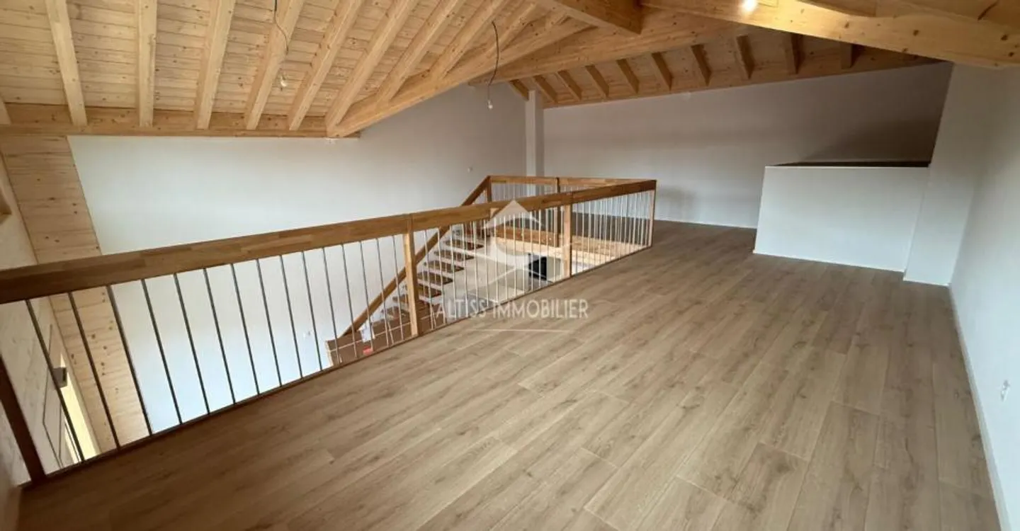 New Attic Apartment in Saint-Cergue - Photo 12 of 13