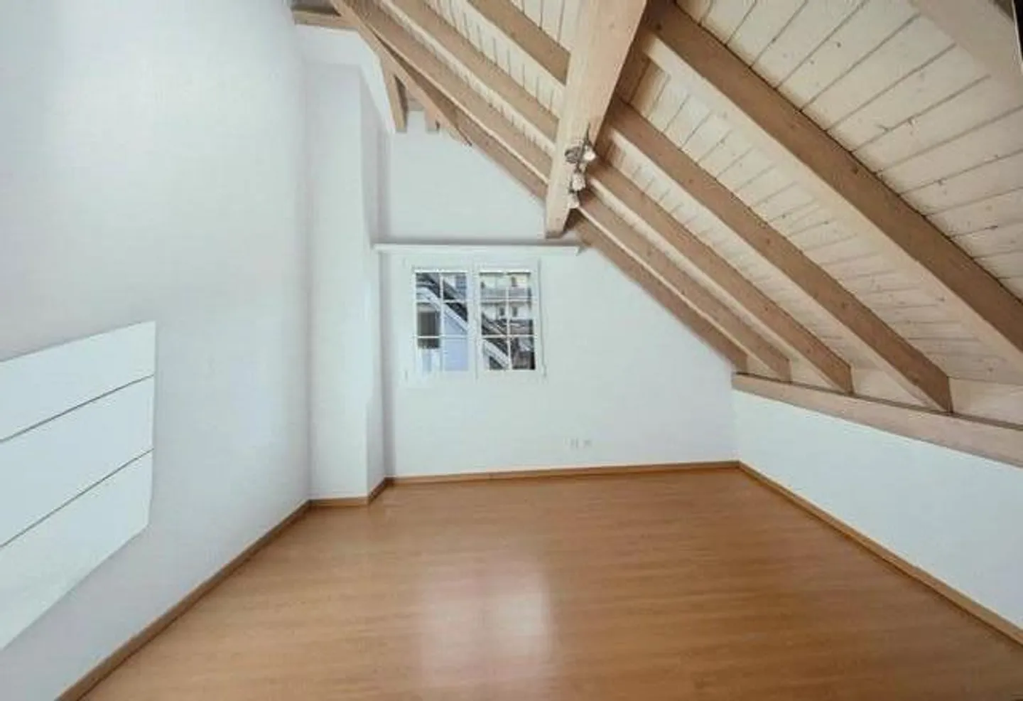 Charmante maison jumelée de 6,5 pièces dans un endroit calme à Buttikon SZ - Photo 6 sur 11