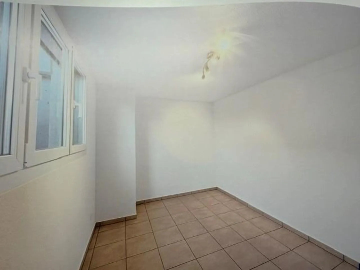 Charmante maison jumelée de 6,5 pièces dans un endroit calme à Buttikon SZ - Photo 8 sur 11
