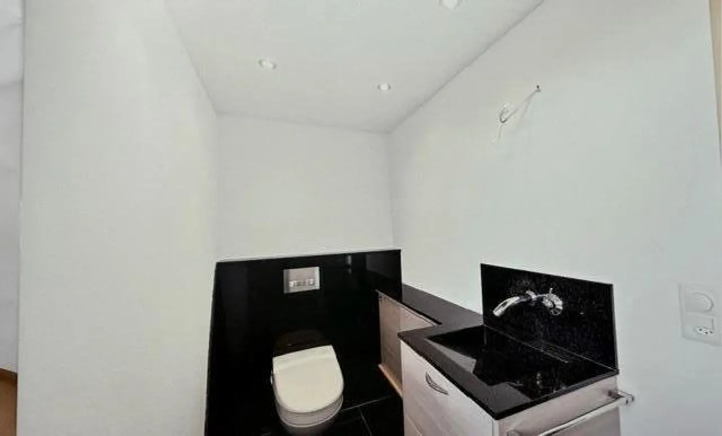 Charmante maison jumelée de 6,5 pièces dans un endroit calme à Buttikon SZ - Photo 2 sur 11