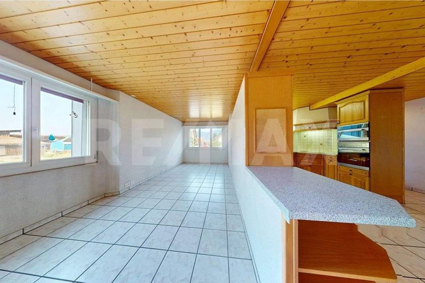 Detached House with Two Residential Units - Photo 5 of 13