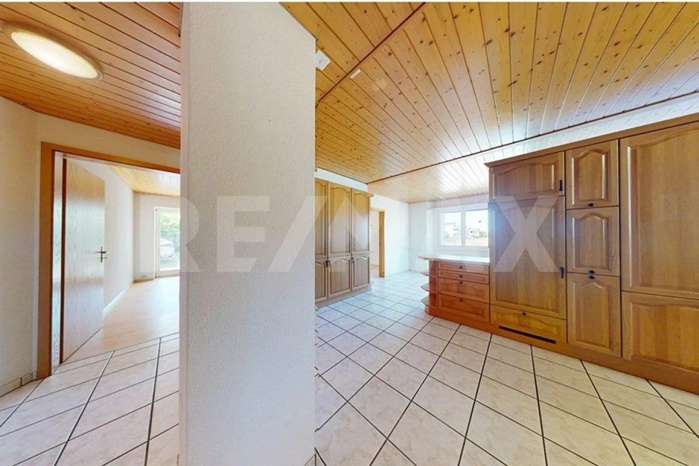 Detached House with Two Residential Units - Photo 6 of 13