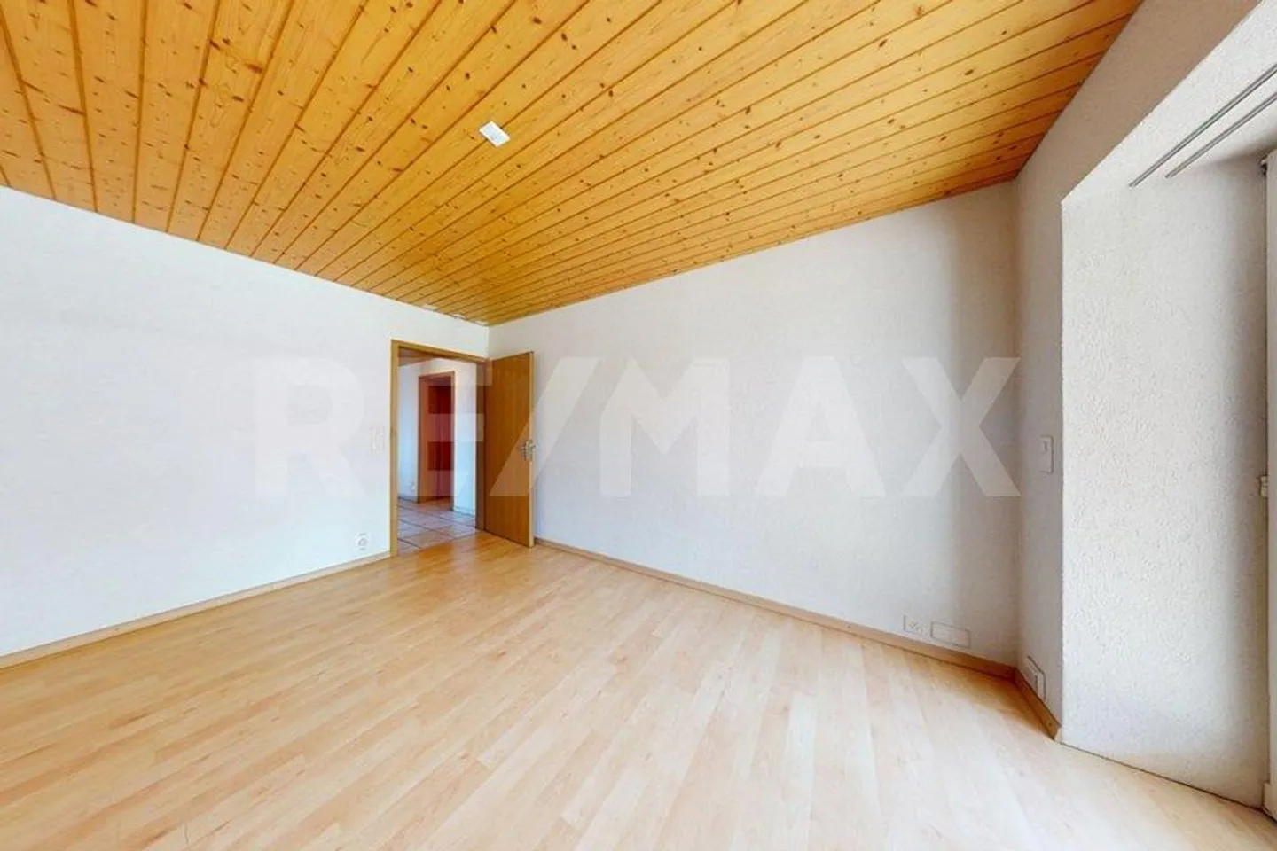 Detached House with Two Residential Units - Photo 11 of 13