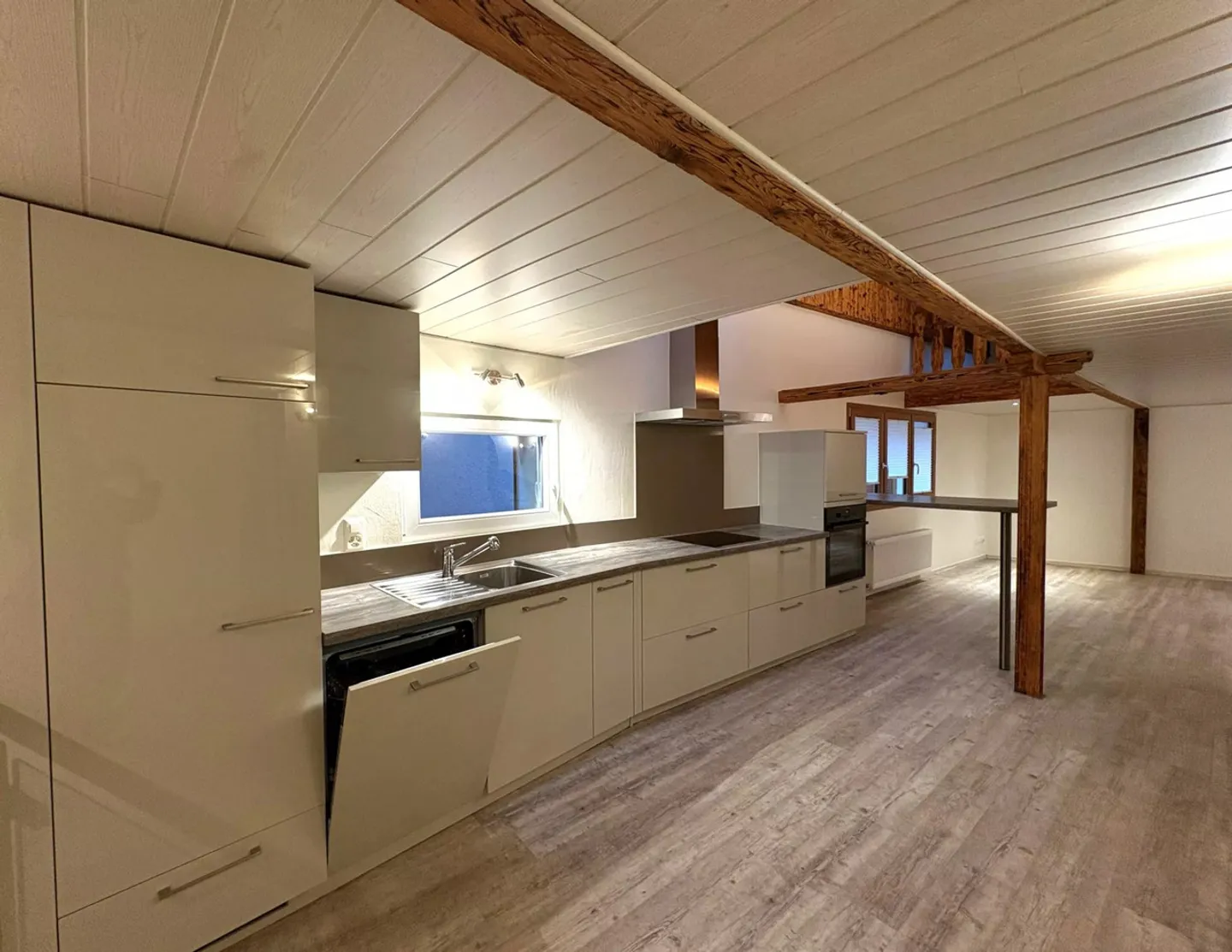 Apartment for rent - Photo 1 of 9