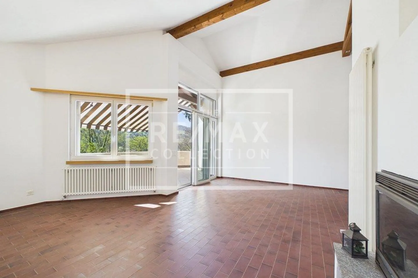 Casa con grande terreno edificabile in posizione soleggiata - Foto 7 di 13