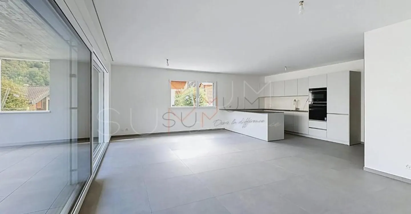 Appartement spacieux 5.5 pièces - Photo 2 sur 12