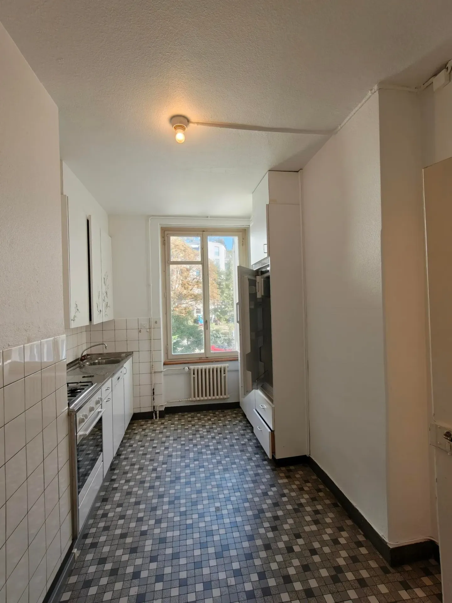 Geräumige 7.5-Zimmer-Wohnung - Foto 3 von 8