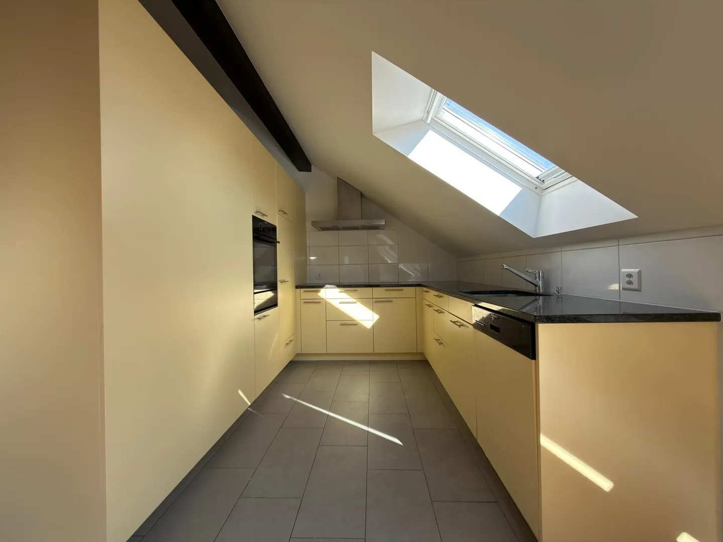 3-room apartment in the attic - Photo 6 of 6