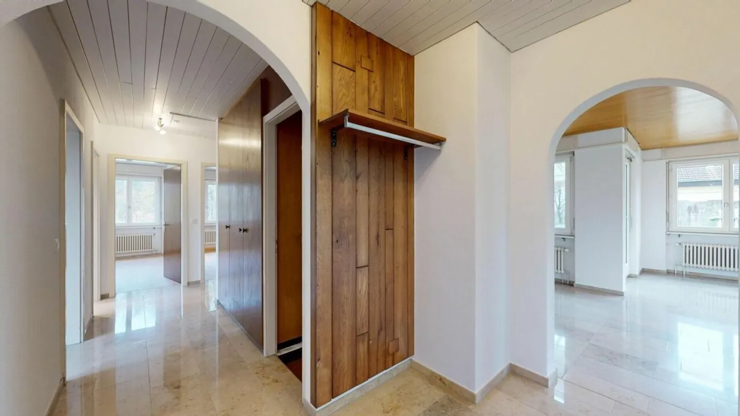 Charmante maison individuelle de 5,5 pièces avec grand jardin - Photo 4 sur 17