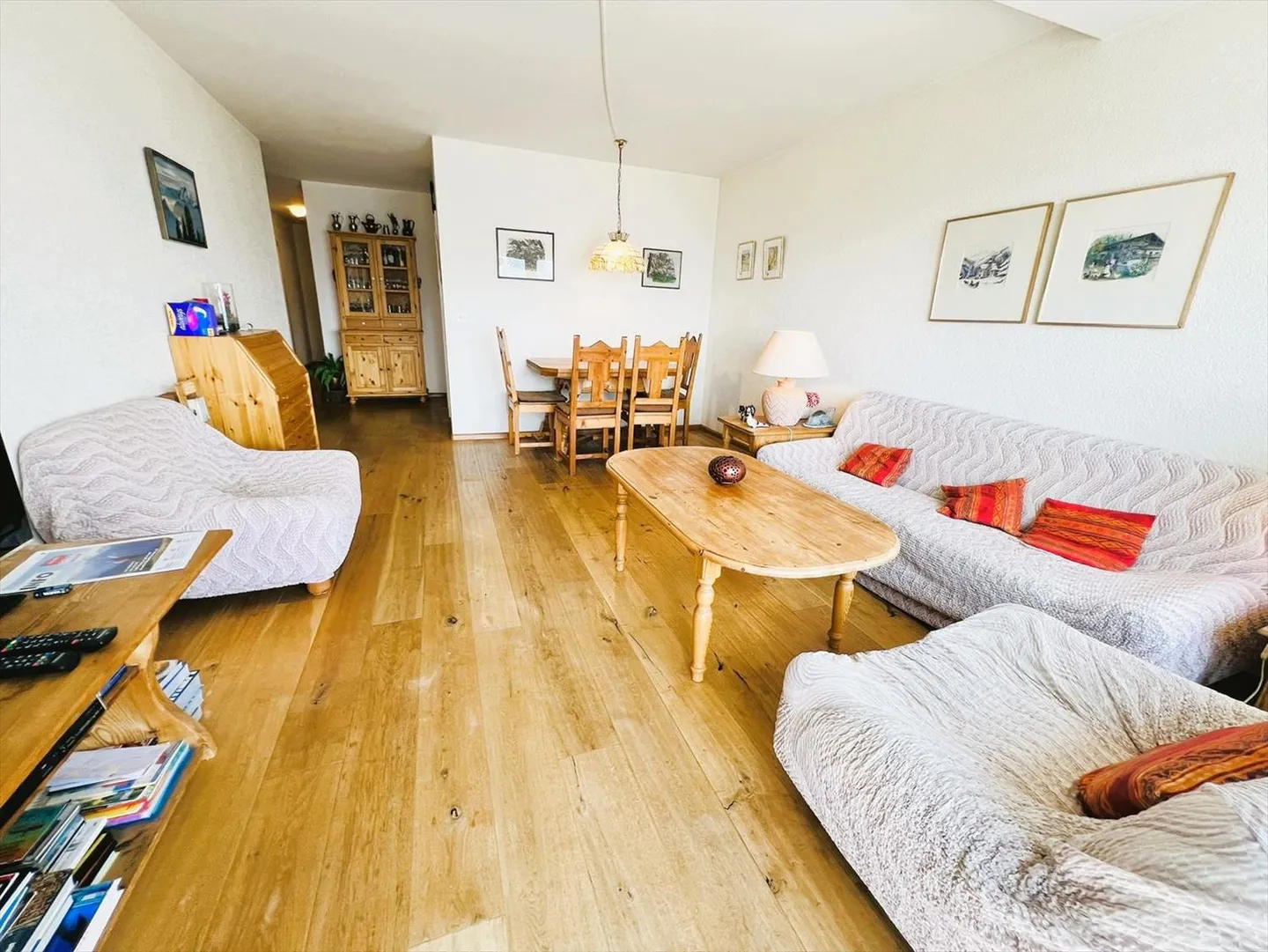 ZUR SAISON: Wunderschöne 3,5 Zimmer renoviert - Geräumig & hell - Wunderschöner Blick - Bi - Foto 3 von 16