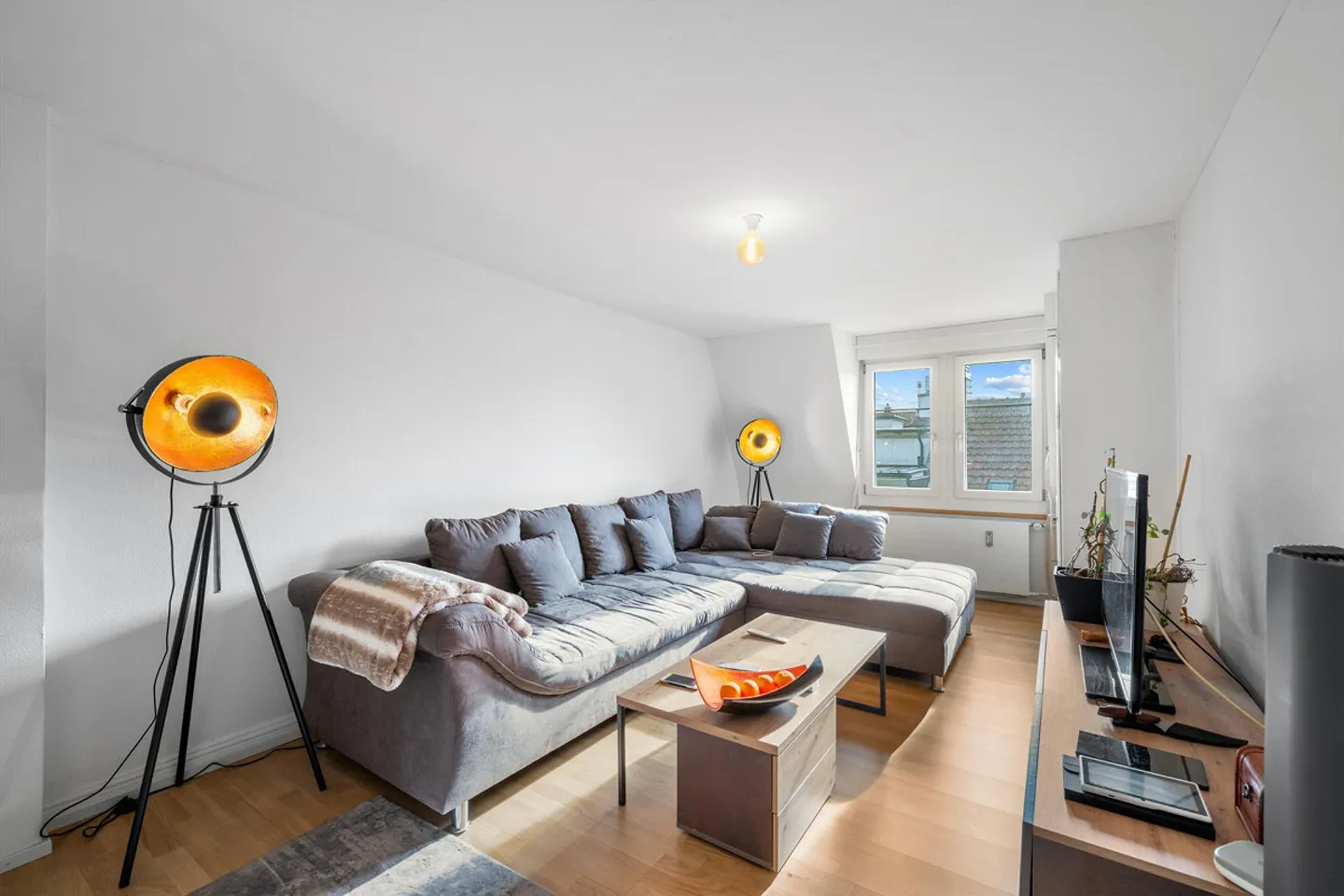 Charming Penthouse in Arbon's Old Town - Photo 3 of 4