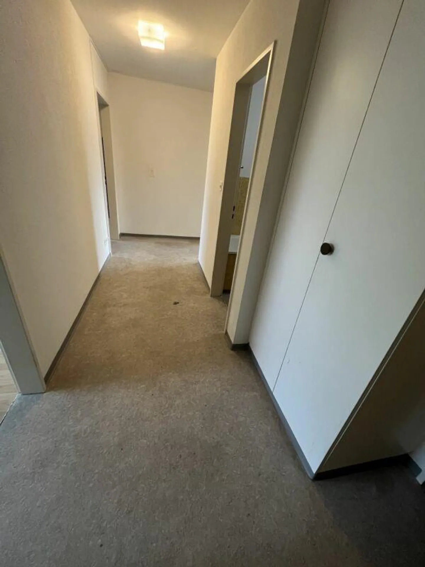 Bellissimo appartamento di 3 stanze vicino alla stazione, con cucina moderna e balcone - Foto 6 di 7