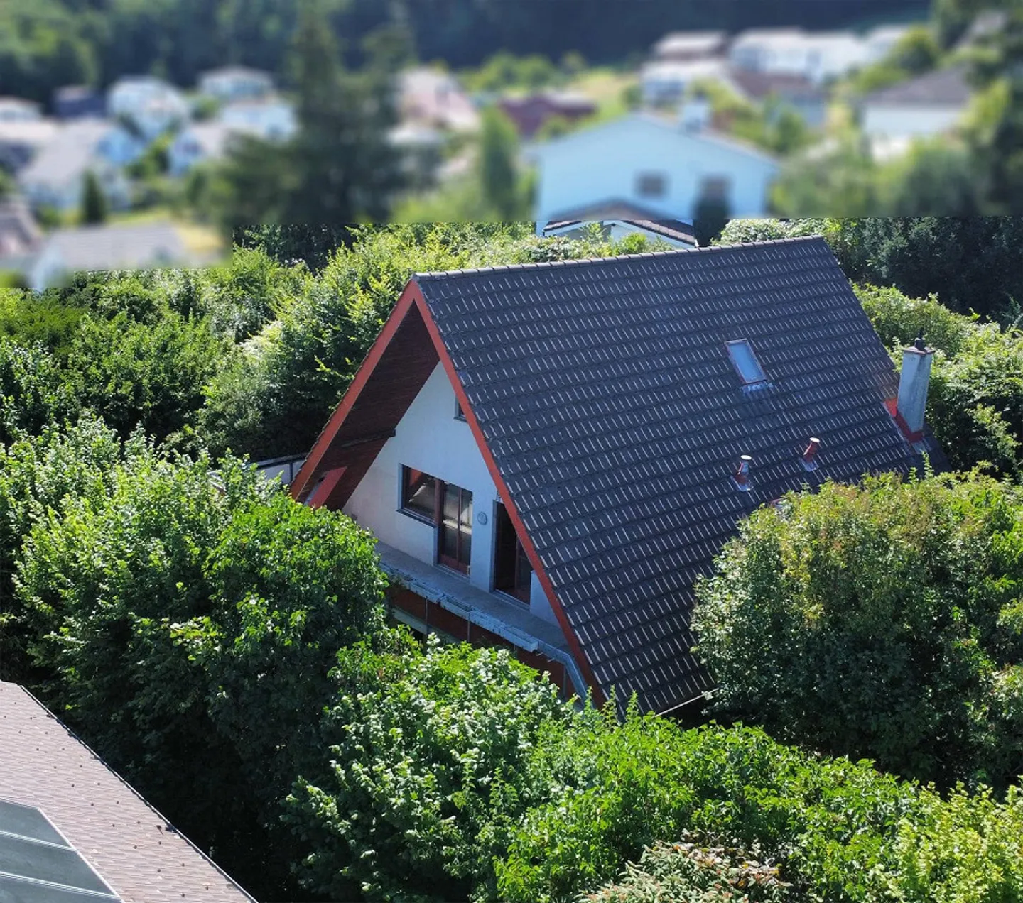 Casa unifamiliare con vista e potenziale a Metzerlen - Foto 1 di 16