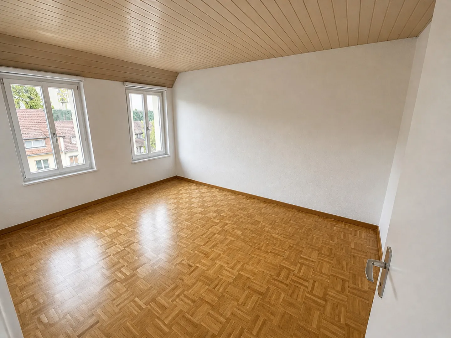 Bright 4.5-room apartment with balcony - In the center of Avenches - Photo 3 of 7