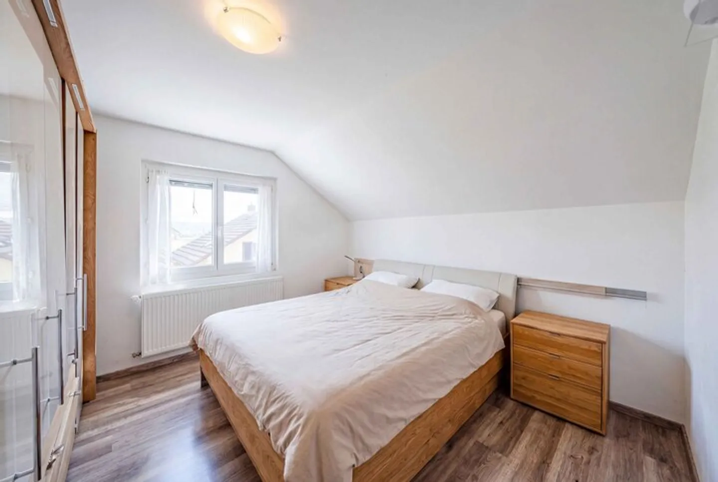 RARE OPPORTUNITY: DETACHED HOUSE - CENTRAL AND AFFORDABLE - Photo 5 of 9