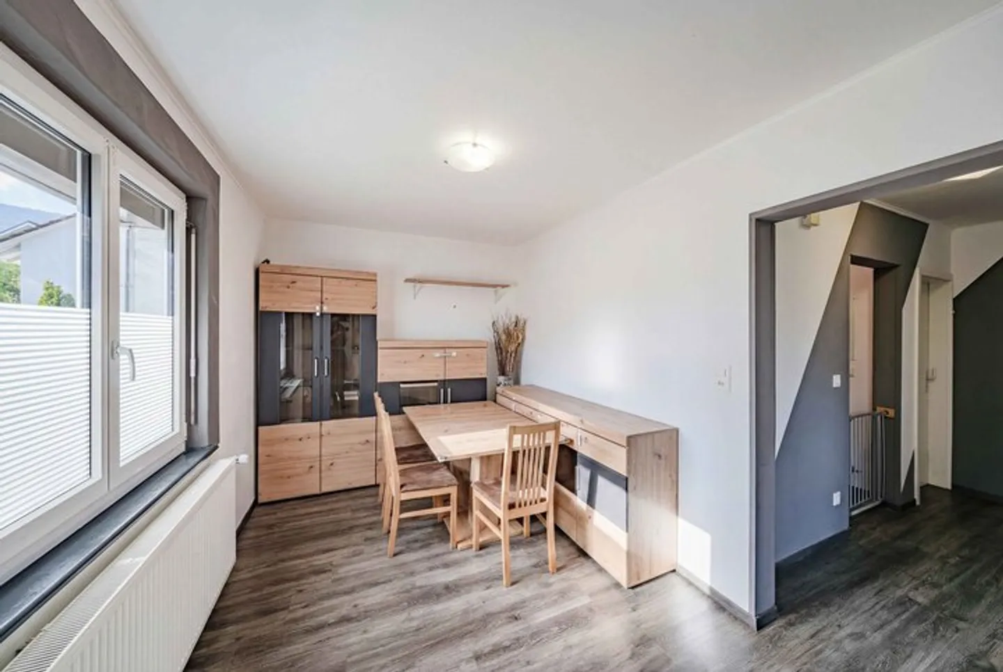 RARE OPPORTUNITY: DETACHED HOUSE - CENTRAL AND AFFORDABLE - Photo 3 of 9