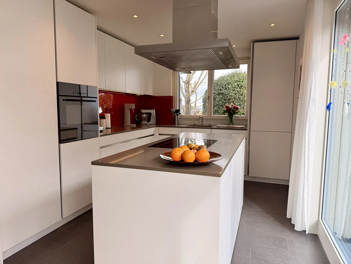 Maison Minergie lumineuse avec terrasse sur le toit et vue - Photo 2 sur 13