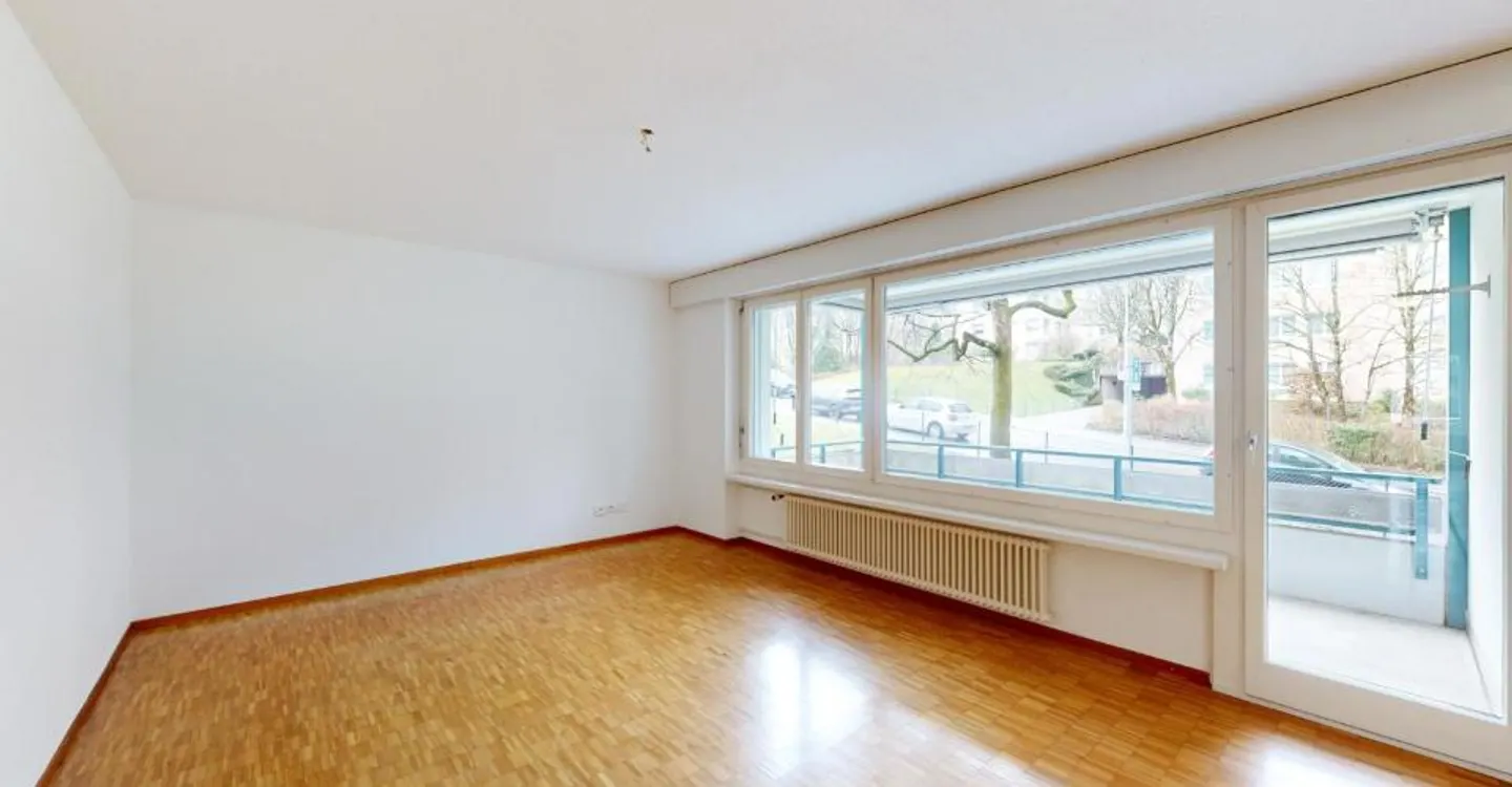 Charming 5.5-Room Apartment - Photo 3 of 9