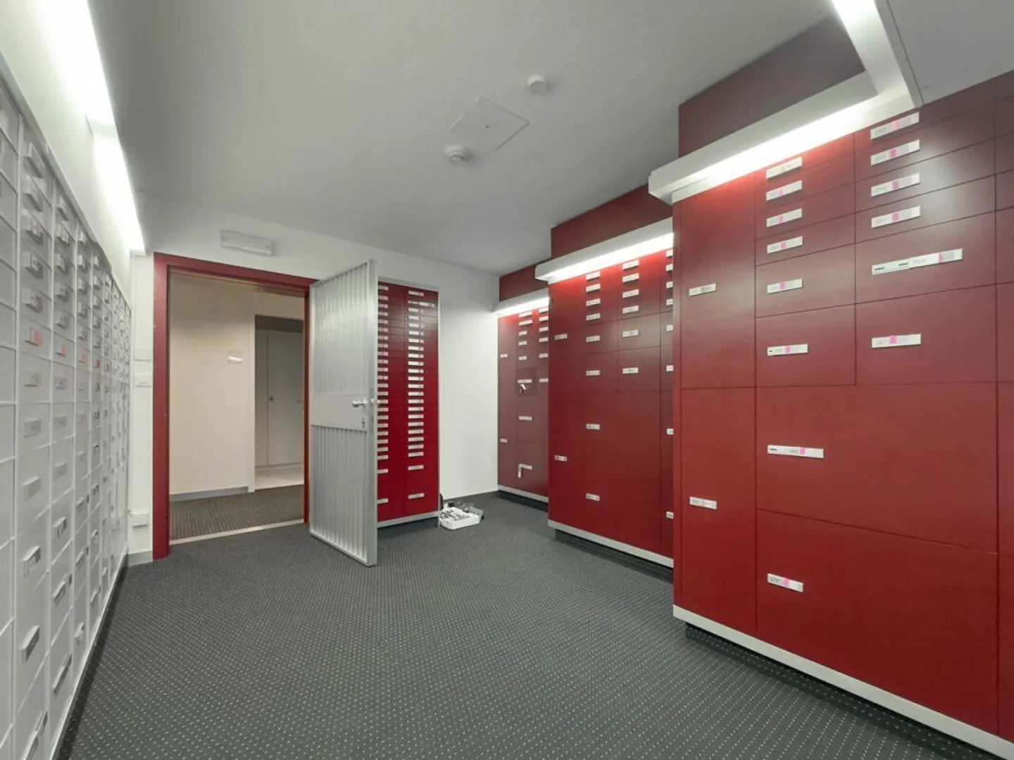 Edificio commerciale idealmente situato nel centro di Monthey. - Foto 6 di 8