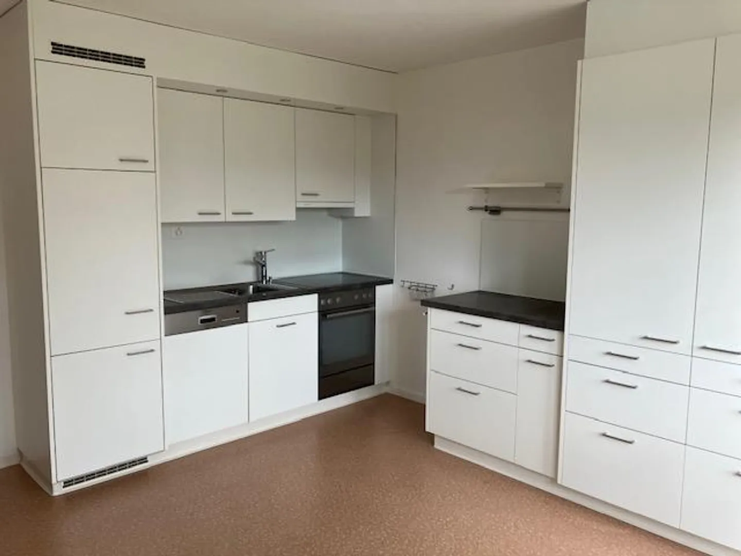 2.5 Room Apartment - Photo 6 of 12