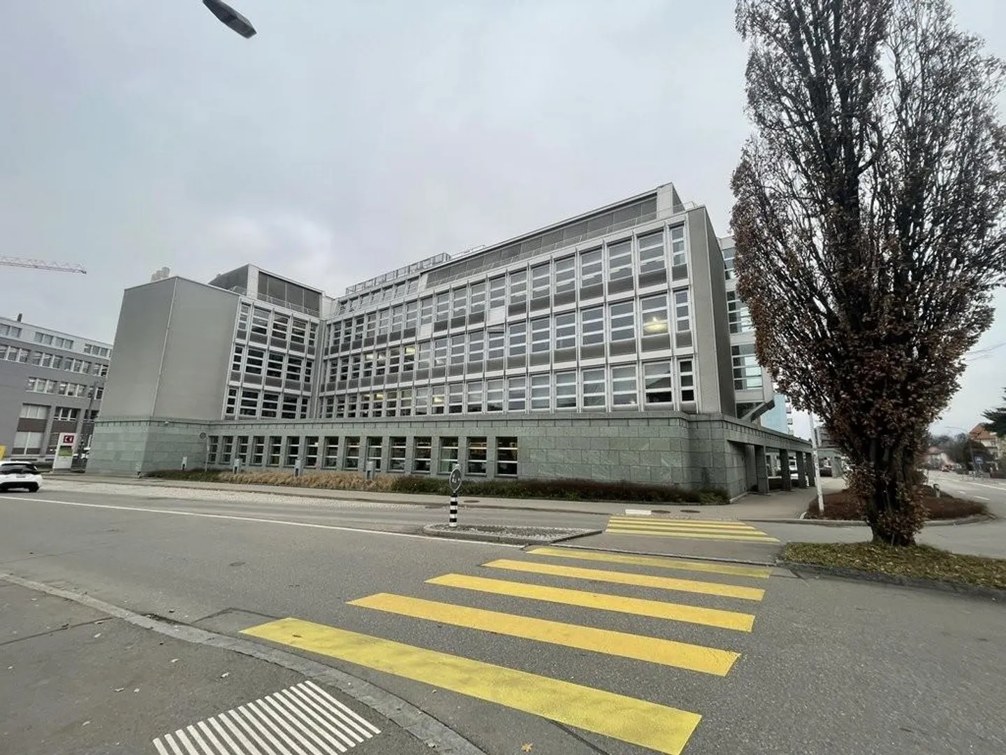 Posto auto in garage coperto nel edificio BEKB a Liebefeld - Foto 2 di 3