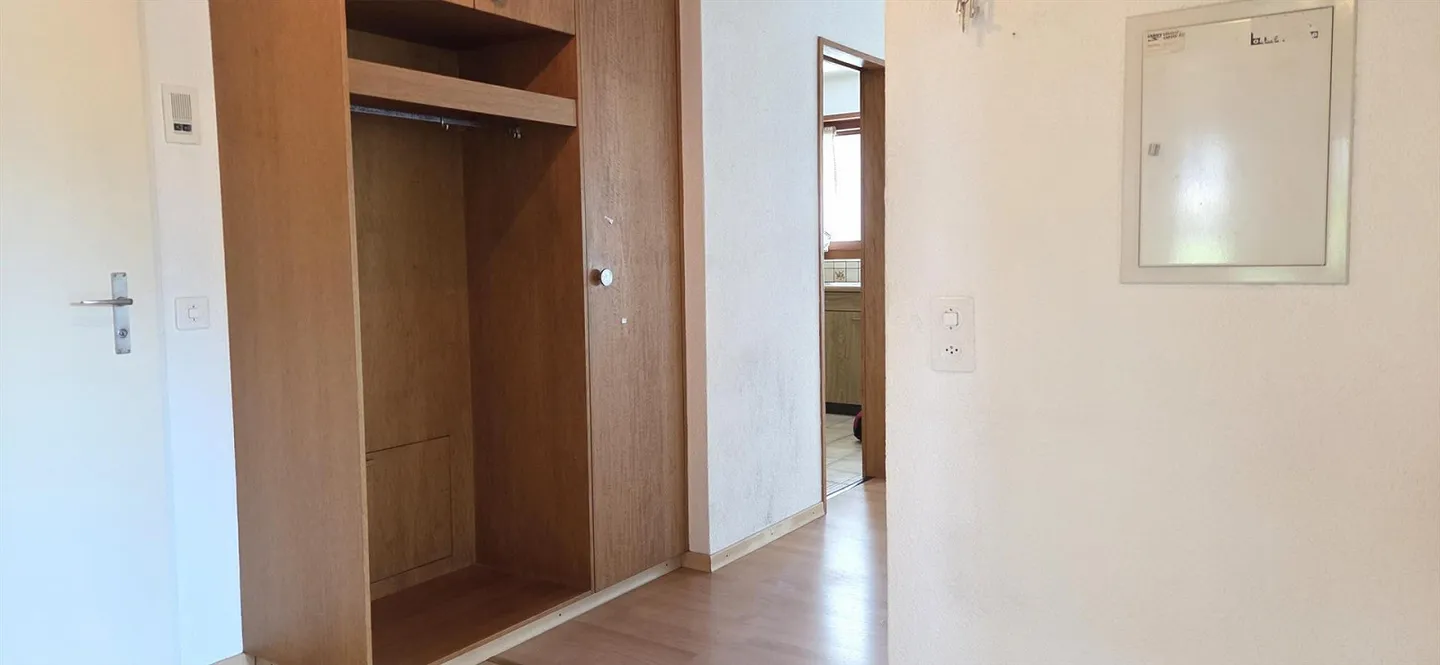 Charmante appartement 4.5 pièces avec jardin et cheminée à Muhen - Photo 5 sur 15