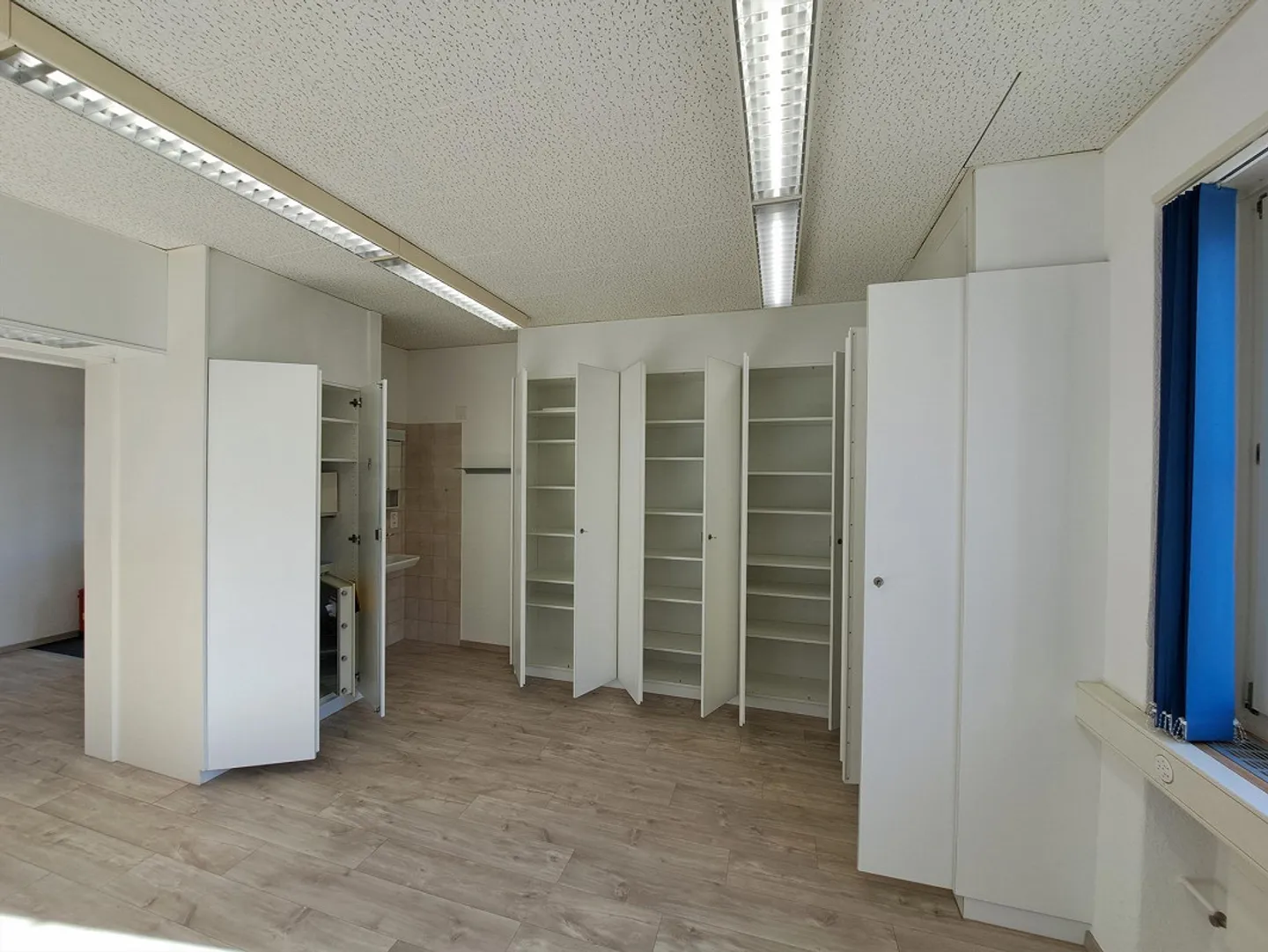 Espace commercial lumineux directement à la gare de Schindellegi-Feusisberg - Photo 4 sur 5