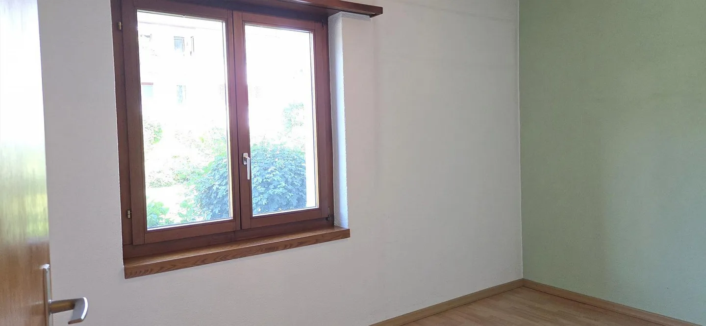 Charmante appartement 4.5 pièces avec jardin et cheminée à Muhen - Photo 9 sur 15