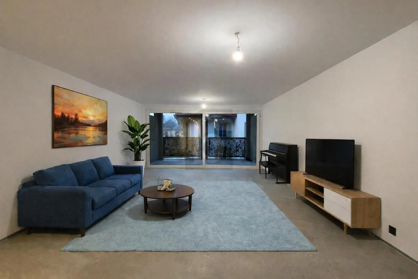 CALM AND MODERN, BRIGHT - Photo 3 of 6