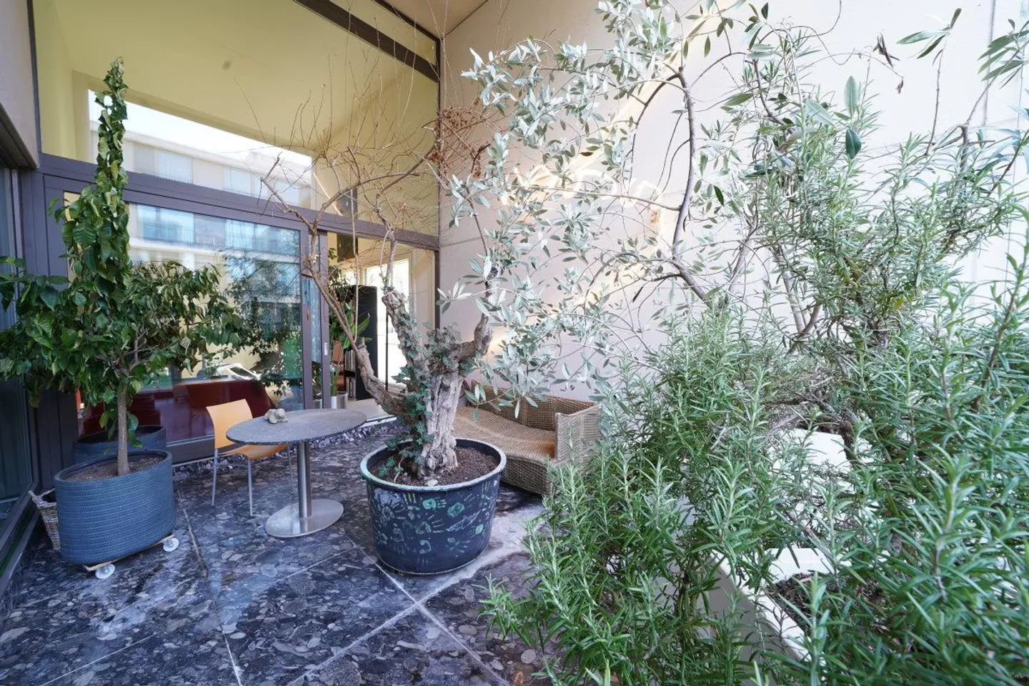Appartamento elegante con accesso al giardino - Foto 6 di 13