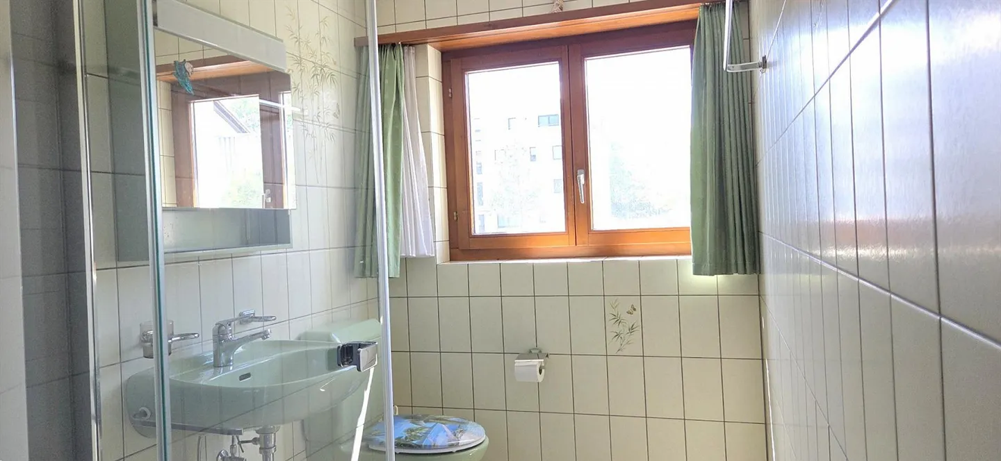 Charmante appartement 4.5 pièces avec jardin et cheminée à Muhen - Photo 12 sur 15