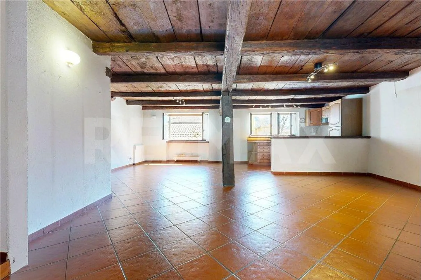 Adjacent House in the Historic Center - Photo 5 of 13