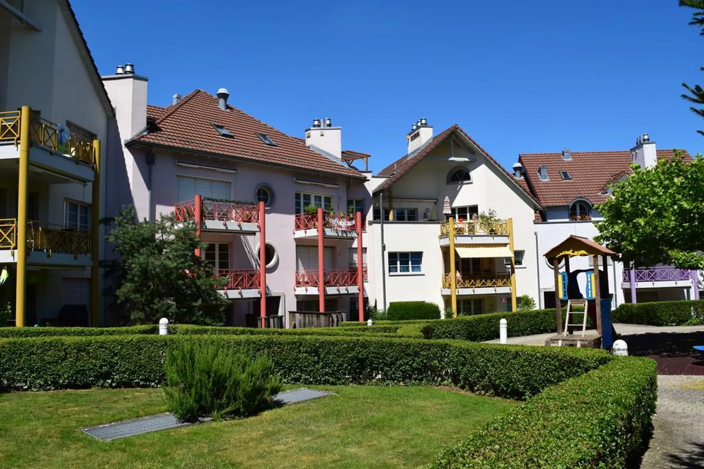 Posti auto disponibili in una posizione centrale a Kloten - Foto 1 di 2