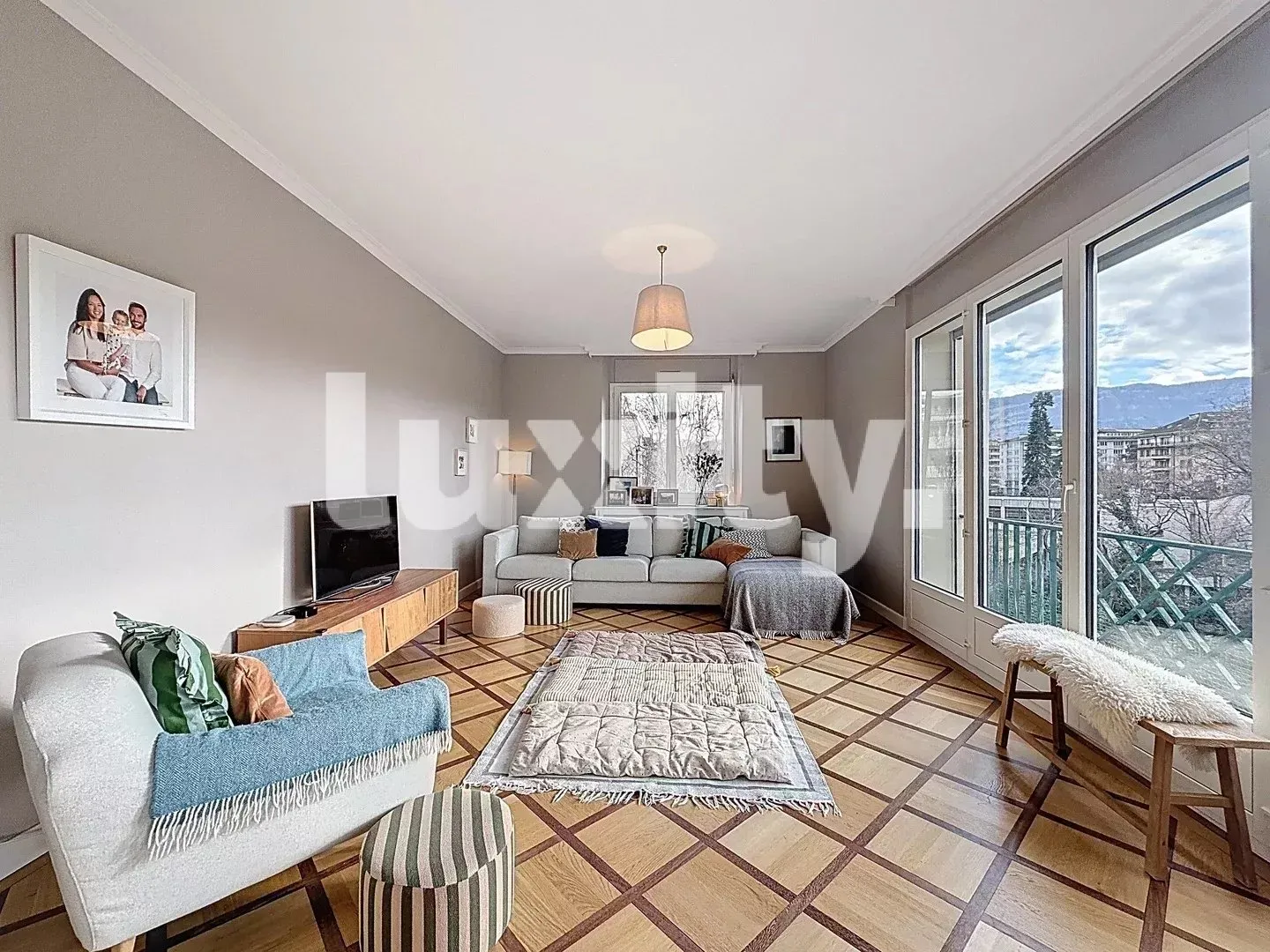 Elegant Haussmannian Apartment - Photo 1 of 3