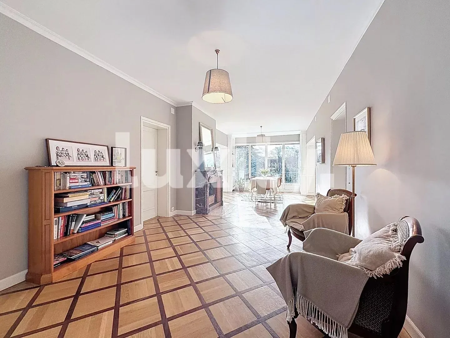 Elegant Haussmannian Apartment - Photo 2 of 3