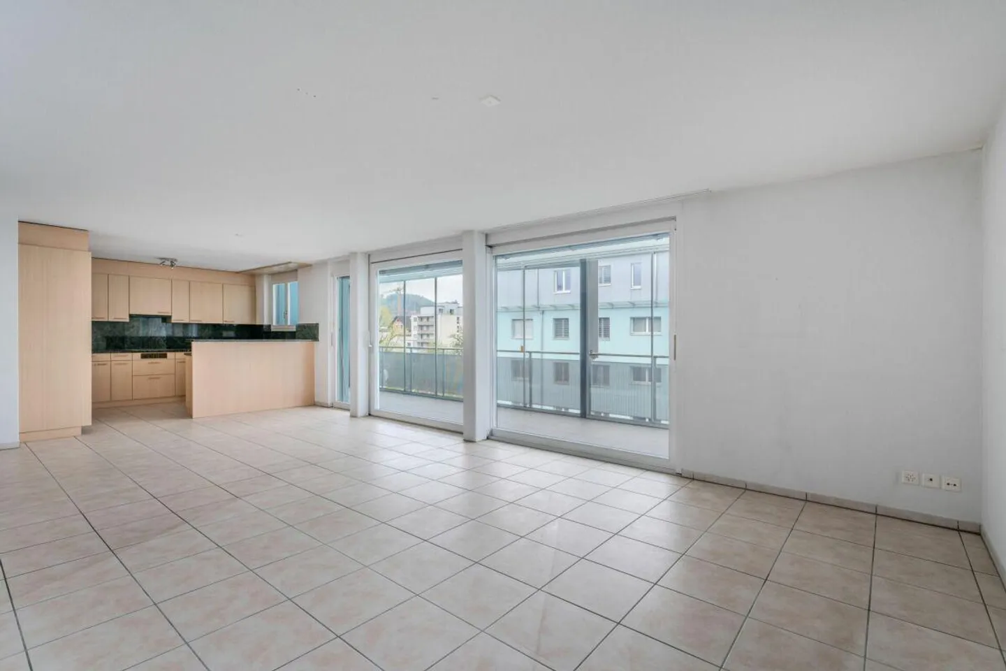 Appartement 4.5 pièces avec un plan d'étage passionnant dans un emplacement idéal - Photo 3 sur 13