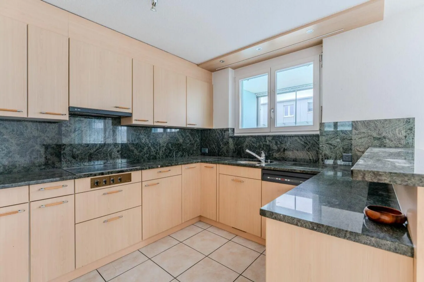 Appartement 4.5 pièces avec un plan d'étage passionnant dans un emplacement idéal - Photo 4 sur 13