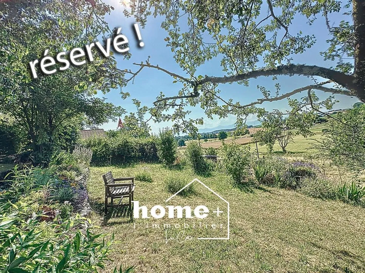 Charming Apartment with Workshop - Photo 3 of 3