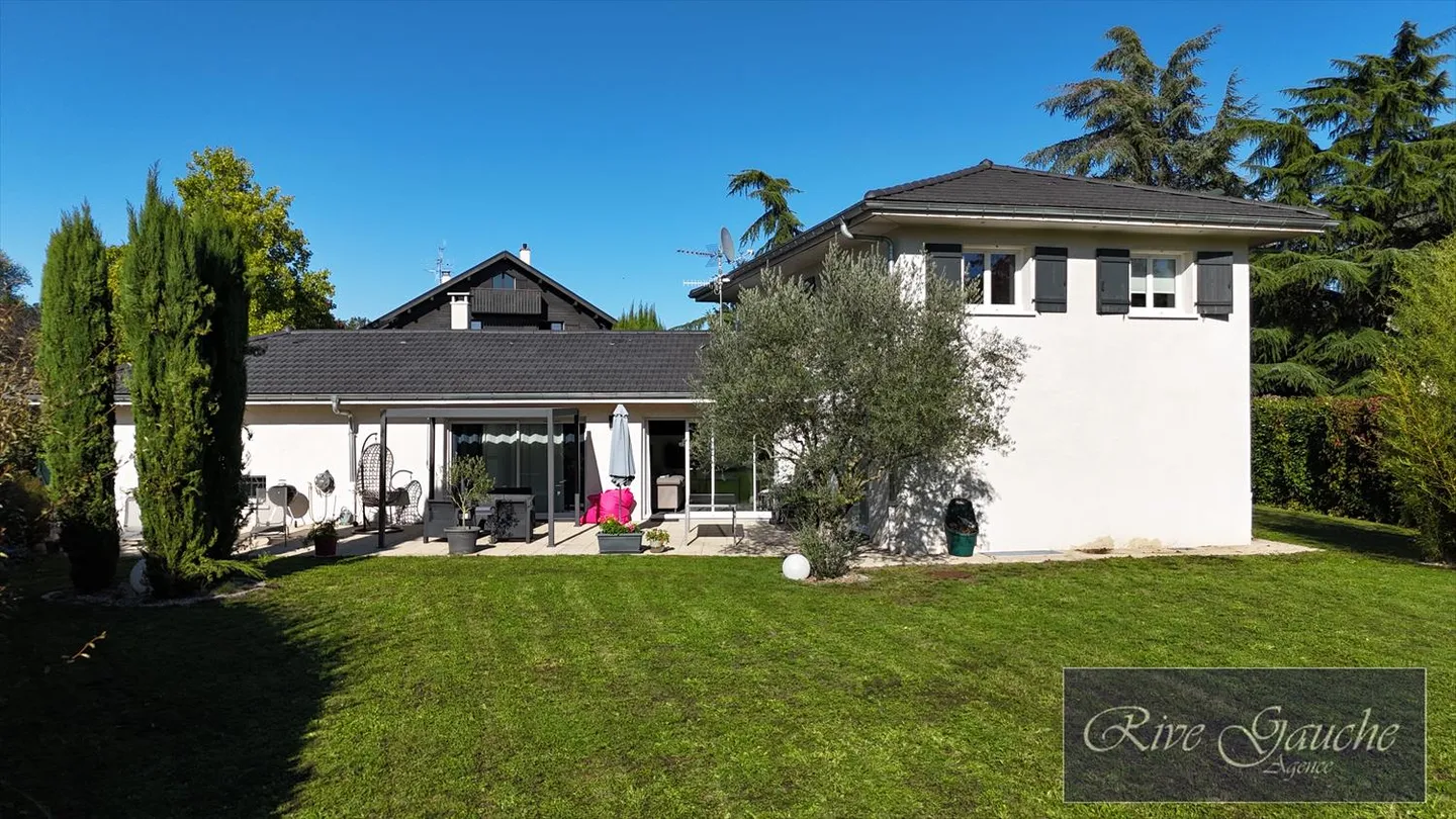 Villa d'architecte avec 5 chambres (F-74) - Photo 3 sur 13
