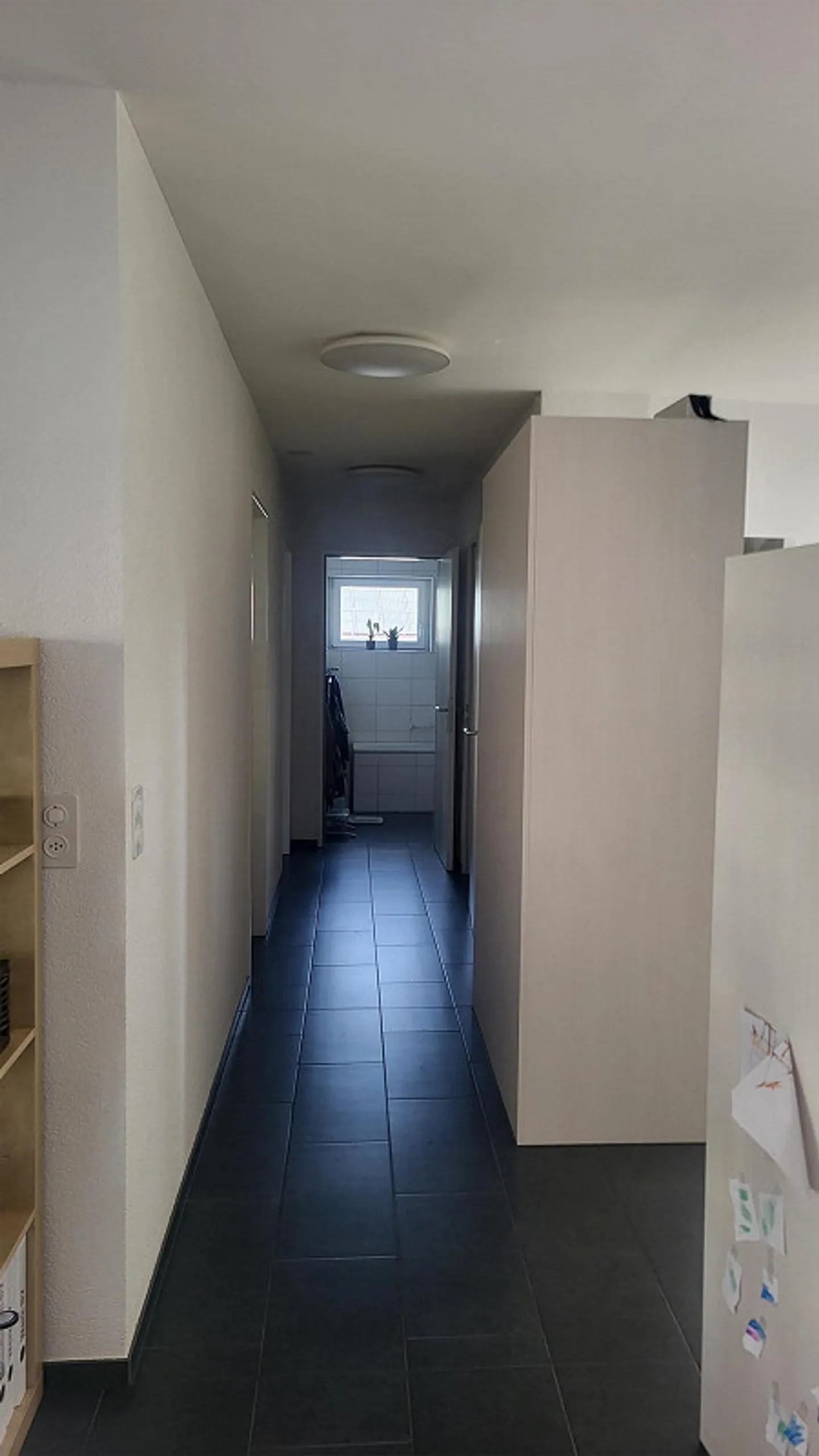 Bellissimo, tranquillo appartamento di 3,5 stanze all'ultimo piano con ampio balcone - Foto 6 di 14