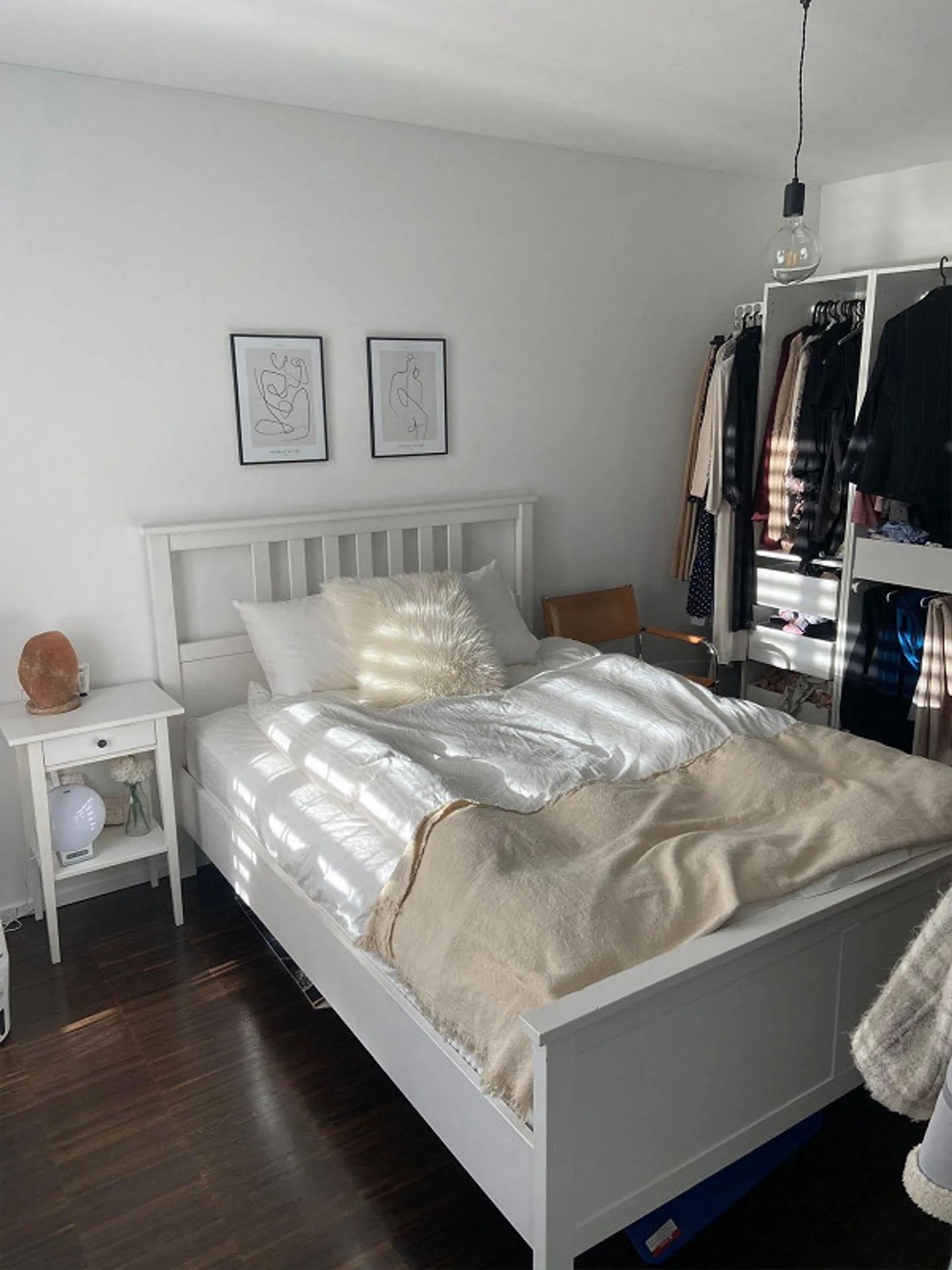 Appartement moderne de 2,5 pièces avec un grand balcon - Photo 3 sur 5
