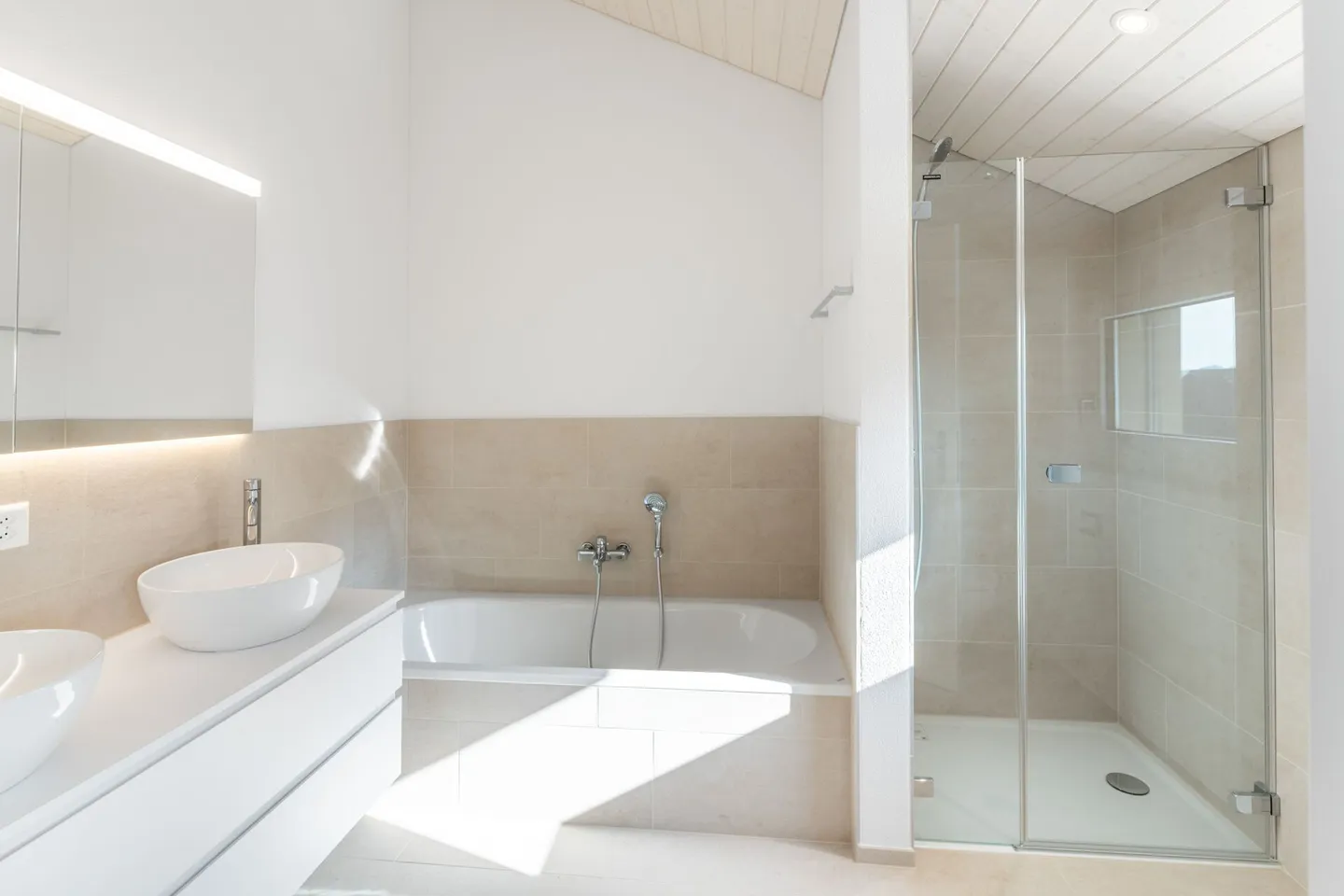 Four exclusive new-build houses - Photo 6 of 7