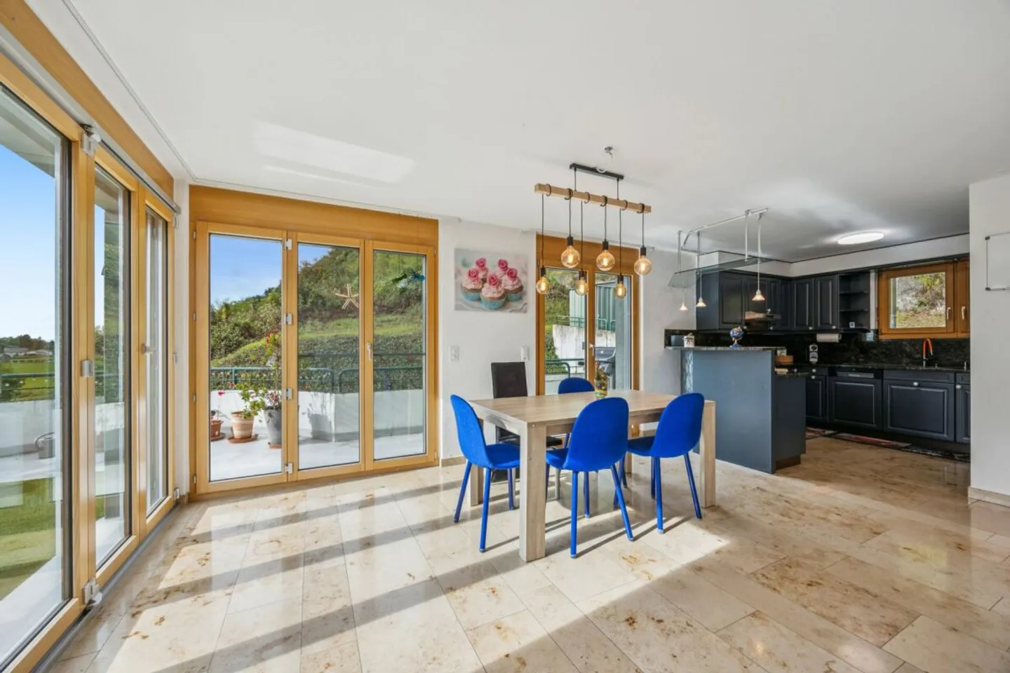 Casa unifamiliare indipendente di 5,5 locali con vista lago - Foto 3 di 13