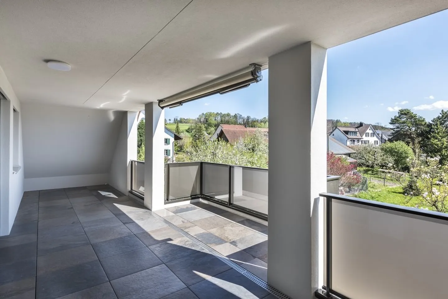 Superbe appartement en duplex de 5,5 pièces à louer dans la verdure - Photo 5 sur 11