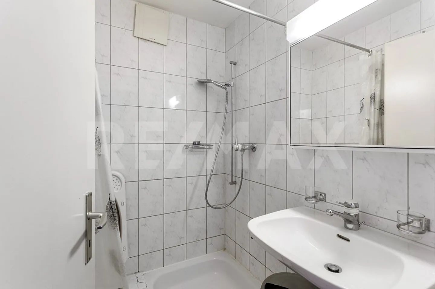 Rented 5.5-room maisonette apartment in a central location - Photo 9 of 13