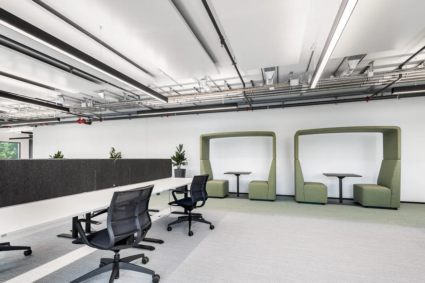 R2 Tower - Take Your Business to New Heights! - Photo 8 of 13