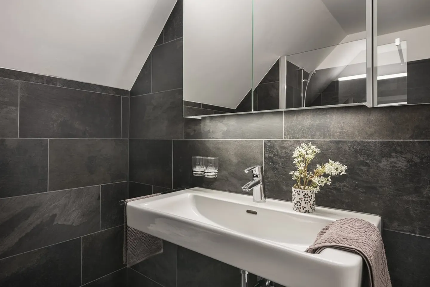 Superbe appartement en duplex de 5,5 pièces à louer dans la verdure - Photo 10 sur 11