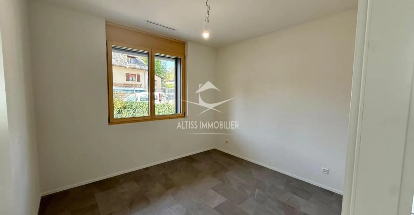 New Apartment with Garden - Photo 9 of 10