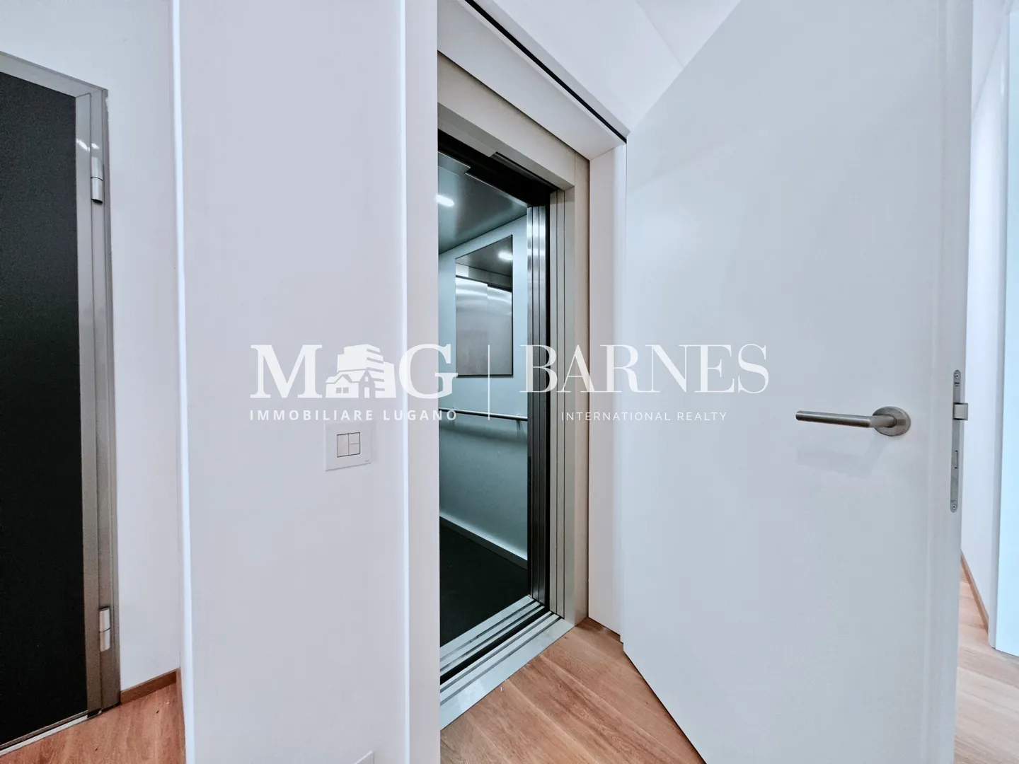 Lugano, Carona : Penthouse de 266 m², 5,5 pièces, avec vue imprenable sur le lac et grande terrasse. - Photo 8 sur 12