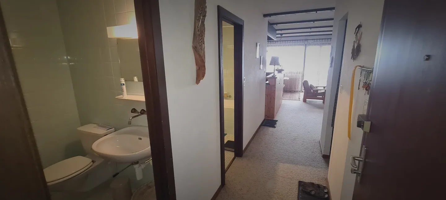 Ampio appartamento di 2,5 locali di 62 m2 + balcone di 11 m2 + posto auto nel garage interno - Foto 5 di 29